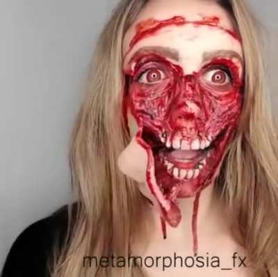 Неплохой такой грим на хеллоуин