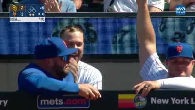 [Highlight] [Highlight] Pete Alonso crushes his MLB-leading 6th home run of the season to give the Mets the lead.