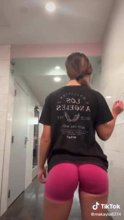 Makayla McQuoid 🍑🏋🏻‍♀<wbr>️