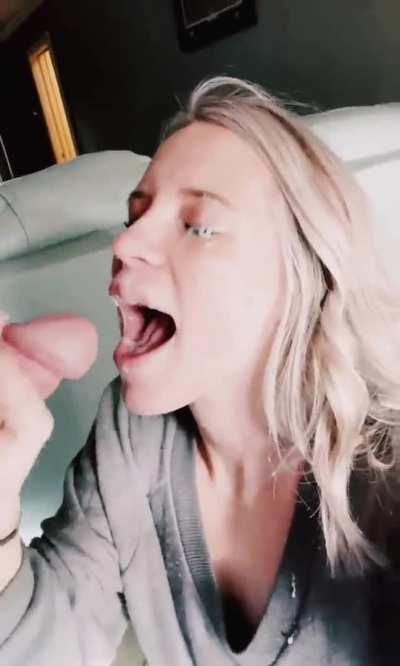 [/r/cumsluts]