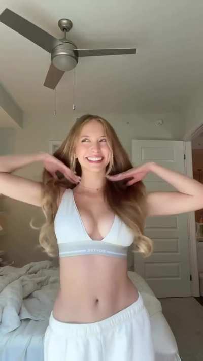 Soph and her big jigglies