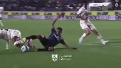 Fikayo Tomori tackle on Pessina .
