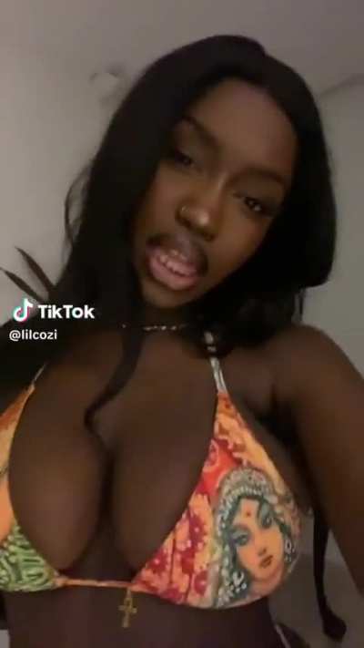 @lilcozi