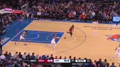 [Highlight] Kevin Love throws three touchdown passes in a row for the score!