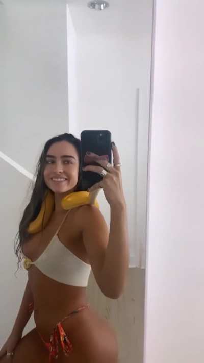 Sommer & her snake
