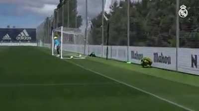 Забил очко