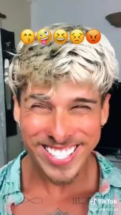 One of the most punchable faces i’ve ever seen.