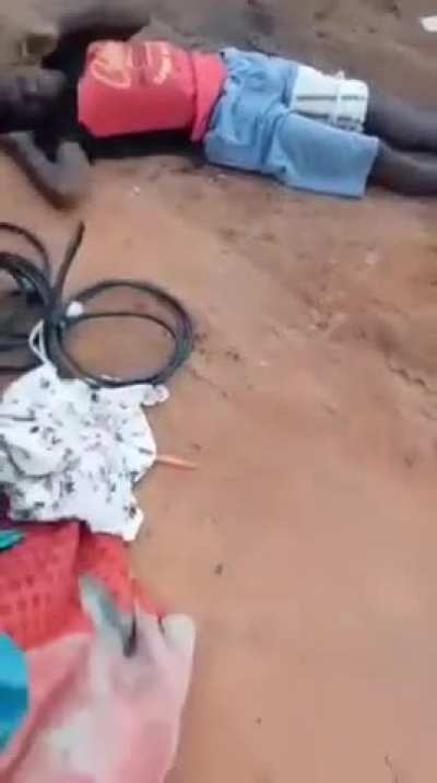 Sudanese janjaweed thugs killing suspected spy