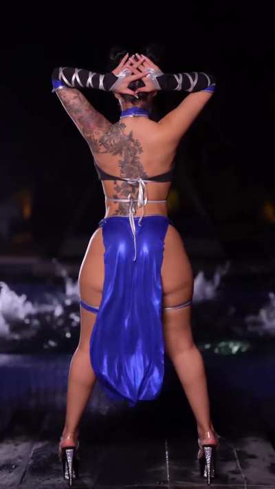 Thick Latina