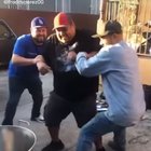 Las cosas se están poniendo duras. Cuando ves al compa y lo quieres echar al caso.