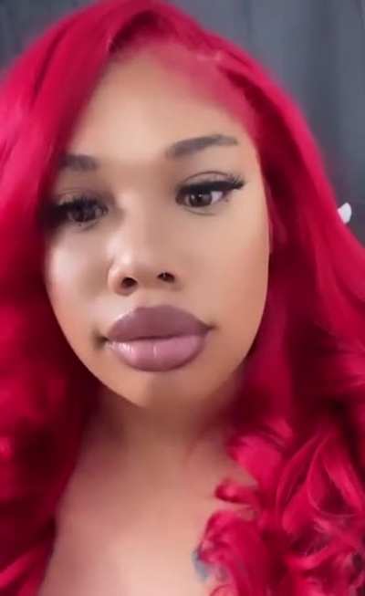 Red head 😍😍