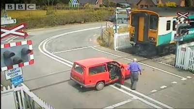 Guy in a Reliant Robin getting hit from Top Gear