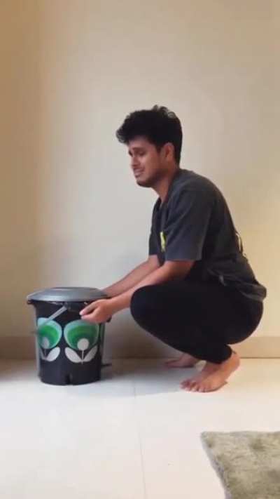 Trash can humours are back