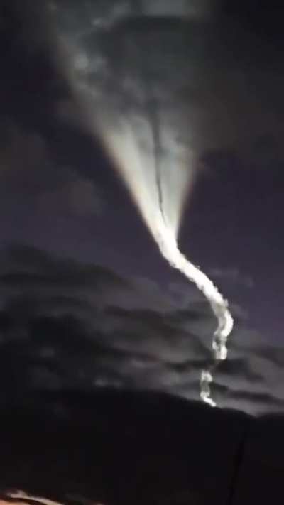 Reportedly footage of the Oreshnik IRBM over Russia