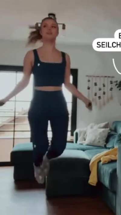 „Da wackelt wirklich gar nichts“ ... also Werbung kann sie ... Instagram 21.03.21