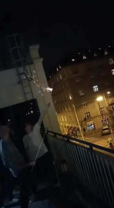 Drunk guy doesn't let go of fireworks (no injuries)