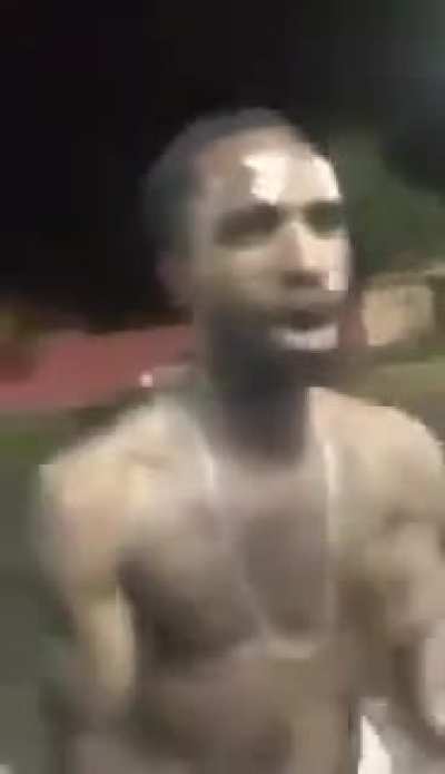 Akon tá diferente