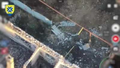 Ukrainian soldier kills two pinned down Russian soldiers with a grenade