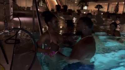 Good Vibezz In The Pool