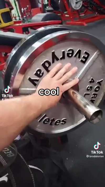 Hey Siri, how much does Ryan Reynolds weigh?