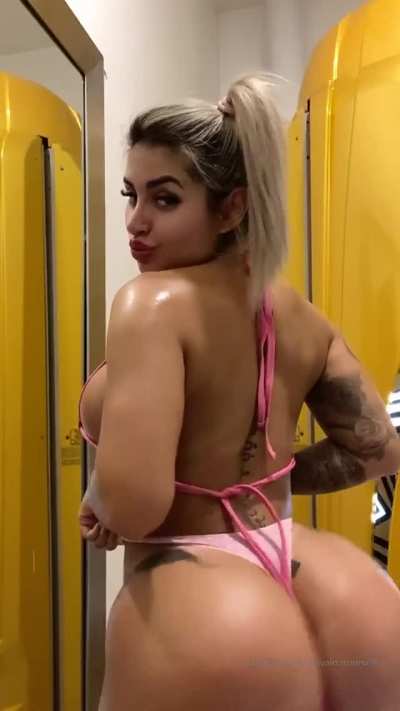 The bootyqueen has return