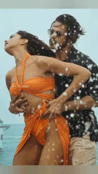deepika padukone 😋
