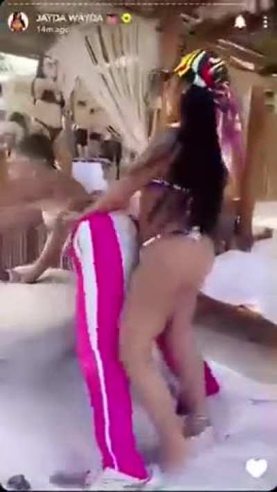 🍑🍑🍑