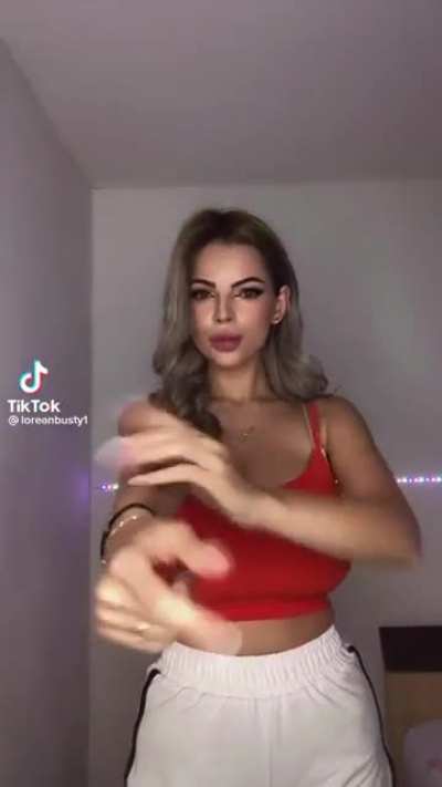 Loreanbusty1