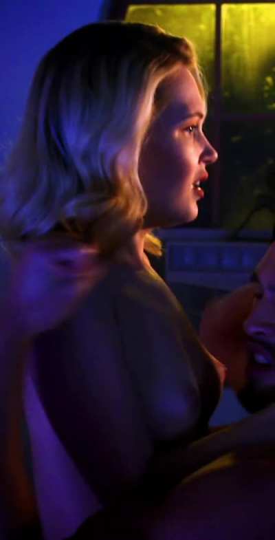 Kelli Berglund In Now Apocalypse (TV Series 2019– ) [S01E01]