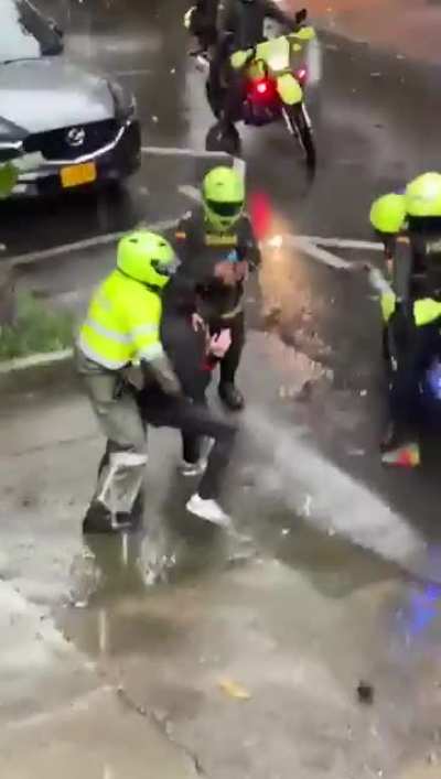 #SOSColombia Police abuse against unarmed civilians! Please help to make the international community aware!
