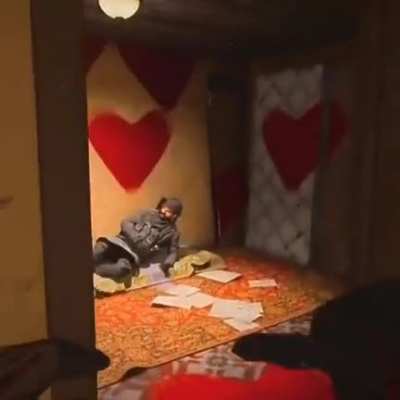 I know there's alot coming in S9 but can we get the heart and enemy silhouette spray? I can't see myself wanting to really use any of the current sprays but I'd definitely use these