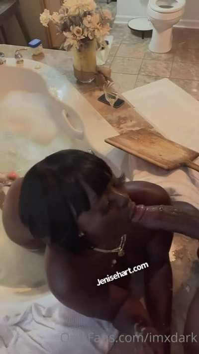 Mouth wetter than the batht<wbr>ub...<wbr>🤤🤤 Full length tape in Comments 👇