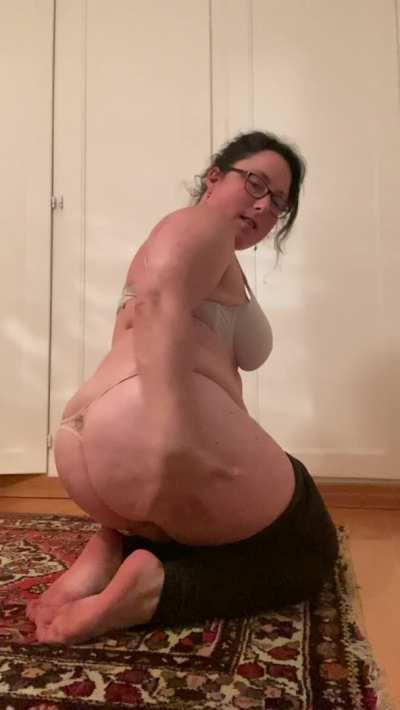 Feeling a little extra h0rny today, wanna play with me?