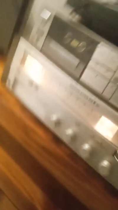 Achei uma Turntable AIWA e um Receiver Japonês da década de 70/80