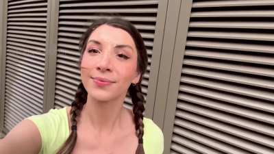 Catching live reactions during my cumwalk