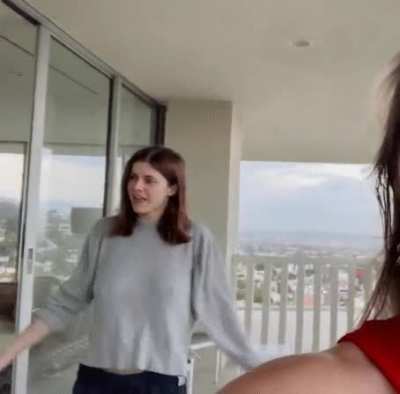 Braless beauty