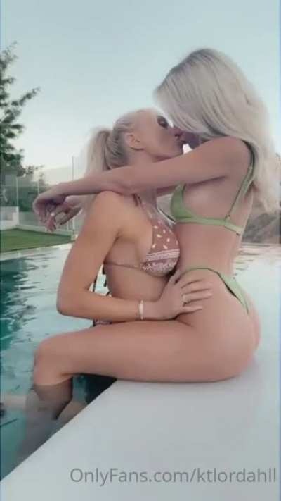 Lauren and Katelyn