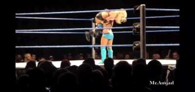 Layla lifts Kelly Kelly