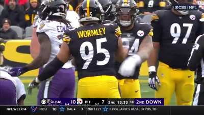 [Highlight] Chris Wormley commits a DISGUSTING ACT after sacking Tyler Huntley
