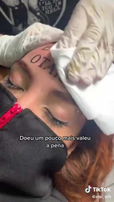 Tem jovem que a falta de noção é tanta que fica estampada na cara