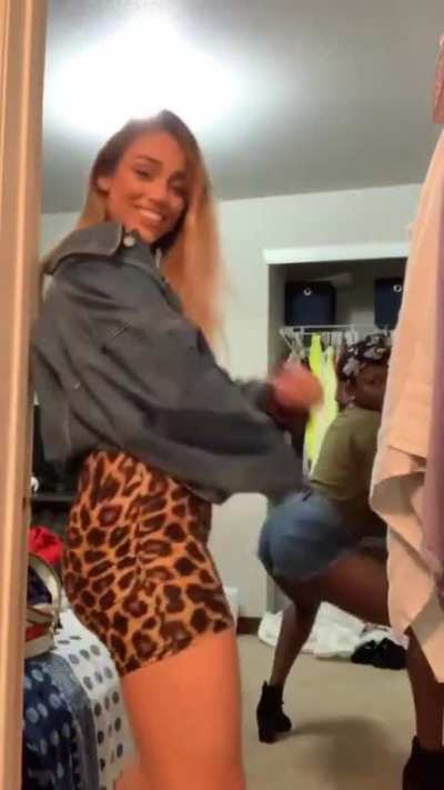 😳🍑