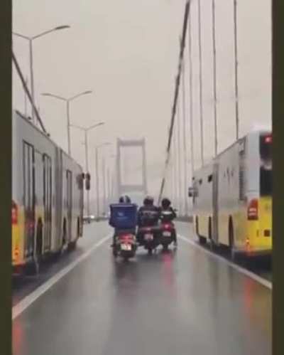 Busdrivers being good dudes