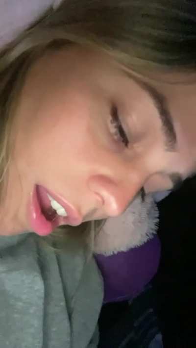 zoom in this pussy