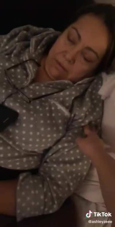 Wake up mom!