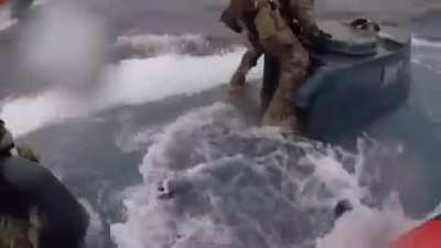 Coast Gaurd jumps on a semi-<wbr>subme<wbr>rsibl<wbr>e and seizes hundreds of millions in cocaine