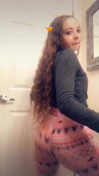 Here is the full video 😉 not much longer but click it 🍑🍑🍑🍑