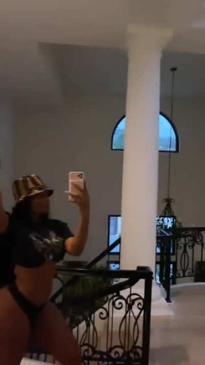 Megan thee Stallion: Twerking