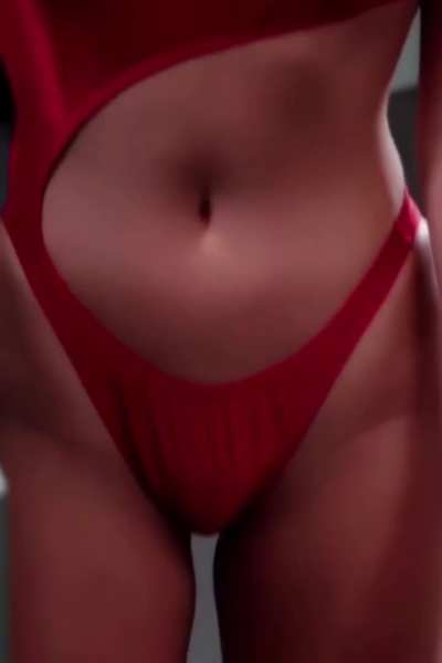 ERIKA ELENIAK