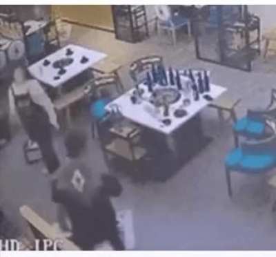 Don't mess with this waitress