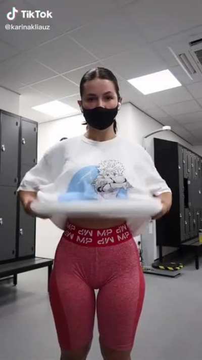 Gym Fit of the Day (unbelievable ass)